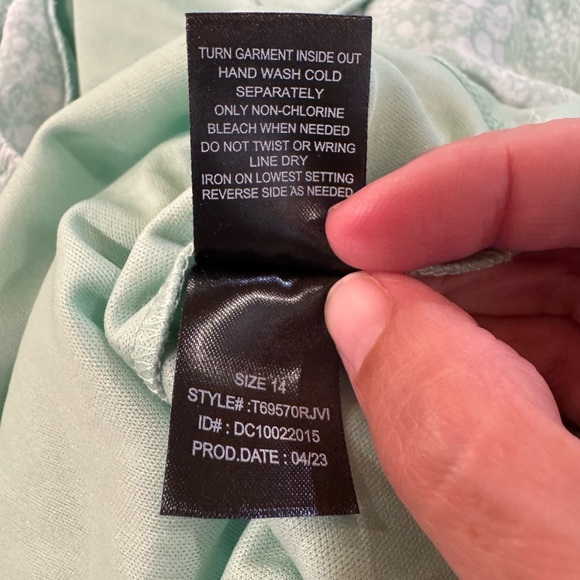 Trixxi Girl Green Square neck Ruched Tiered Sundress - Picture 9 of 14